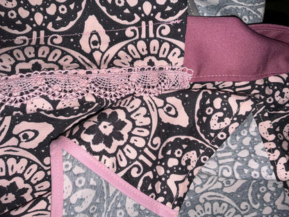 Tablier Minuit Rose – Élégance douce et mystérieuse