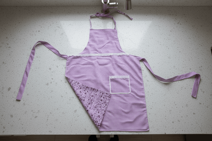 Tablier luxe Blush et Bloom – Élégant et recto-verso pour chefs